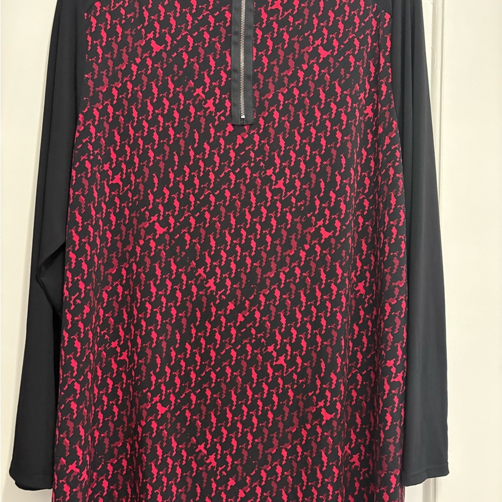 Women's Black and Pink Patterned Top - Picture 5 of 5